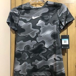 Boy’s Nike Pro Dri Fit Shirt M